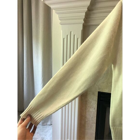 Dress Barn Women’s White Knitted Floral Embroidered Cardigan Button Up Sweater S - Picture 3 of 6